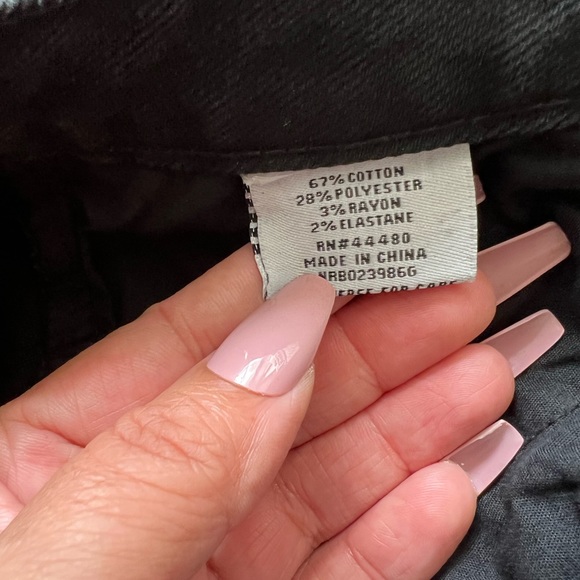 Tinsel Women High Waist Distressed Skinny Ankle Crop Denim Black Mom Jeans Sz 9 - Picture 8 of 11